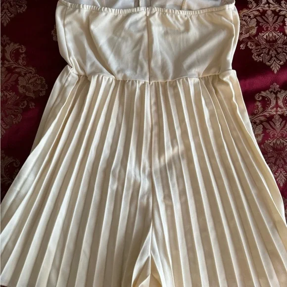 Strapless Ruched Waist Jump Apricot Pleated Shorts size large - Picture 3 of 4